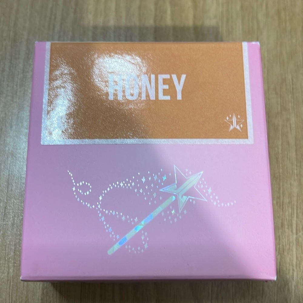 ๐ชท NIB Jeffrey Starr Honey Setting Powder